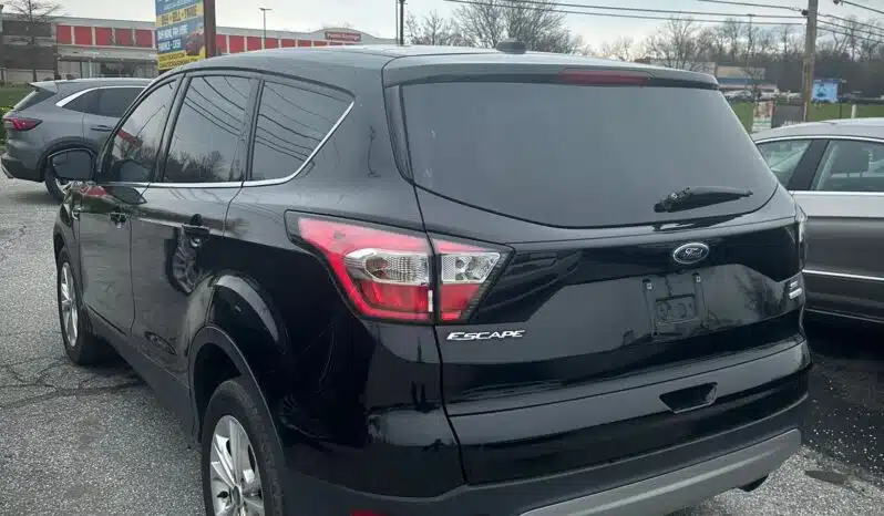 
								Used 2017 Ford Escape full									