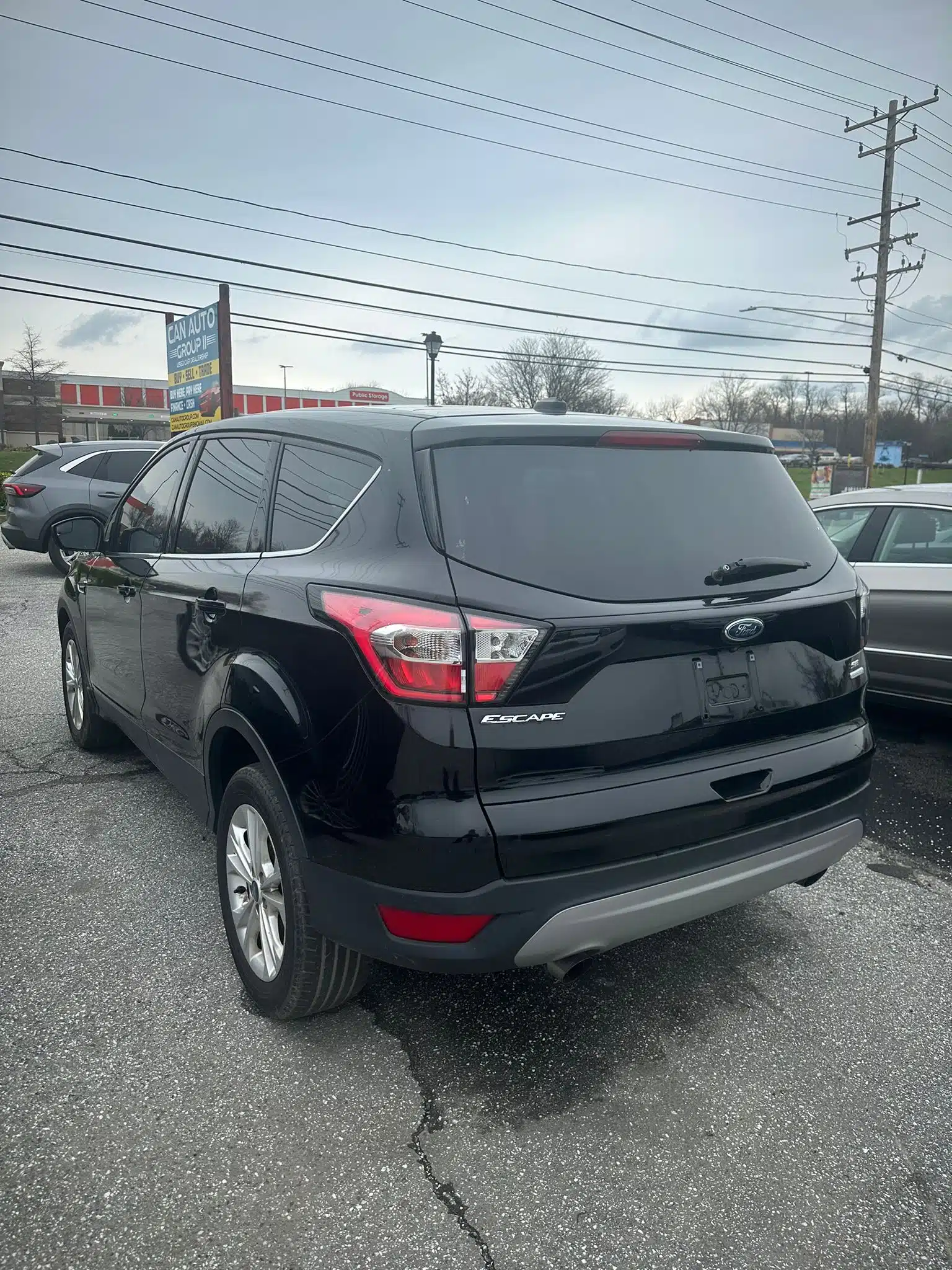 
								Used 2017 Ford Escape full									