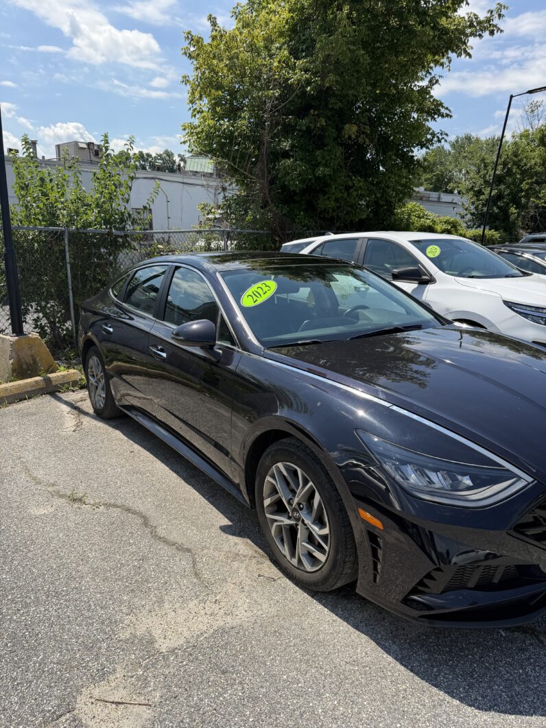 
								2023 Hyundai Sonata SEL full									