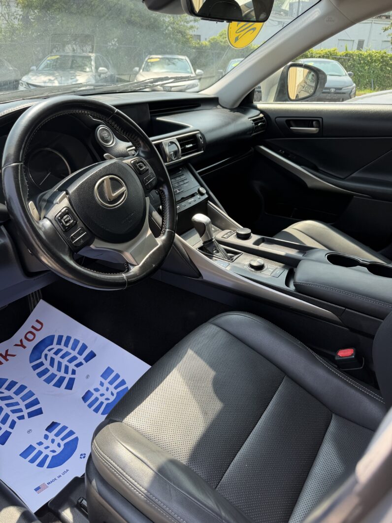 
								2018 Lexus IS IS 300 full									