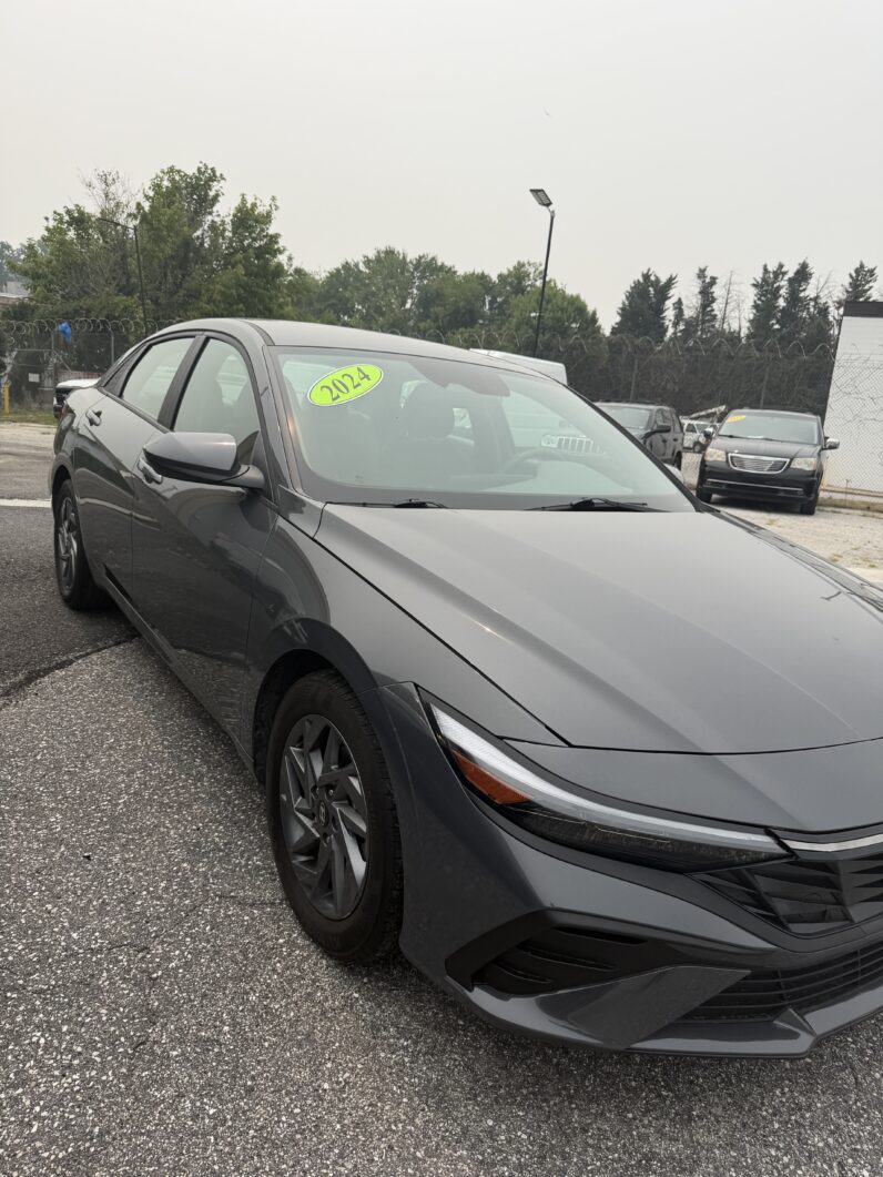 
								2024 Hyundai Elantra SEL full									