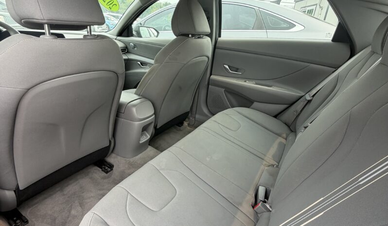 
								2024 Hyundai Elantra SEL full									