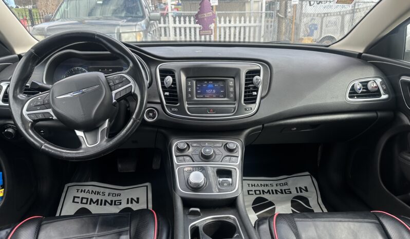 
								Used 2015 Chrysler 200 full									