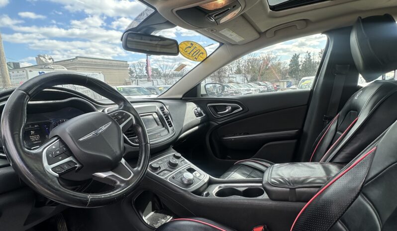 
								Used 2015 Chrysler 200 full									