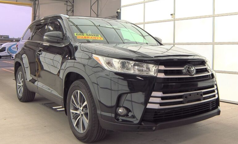 
								Used 2019 Toyota Highlander full									