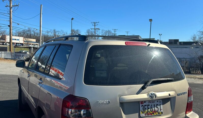 
								Used 2004 Toyota Highlander full									