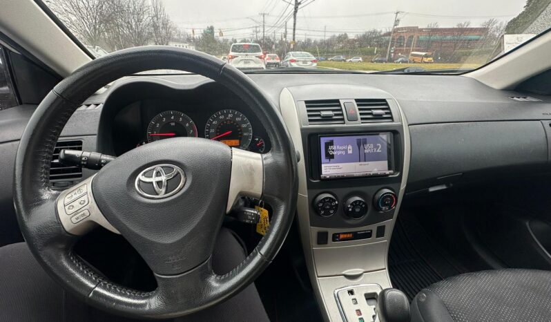 
								Used 2010 Toyota Corolla full									