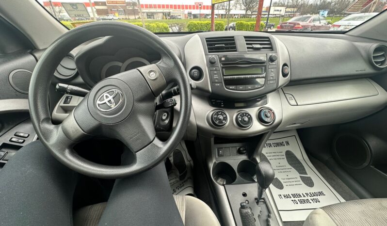 
								Used 2011 Toyota RAV4 full									