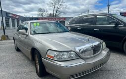 Used 2003 Lincoln Town Car