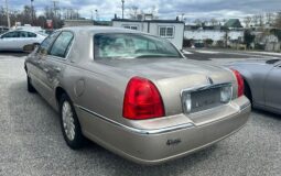 Used 2003 Lincoln Town Car