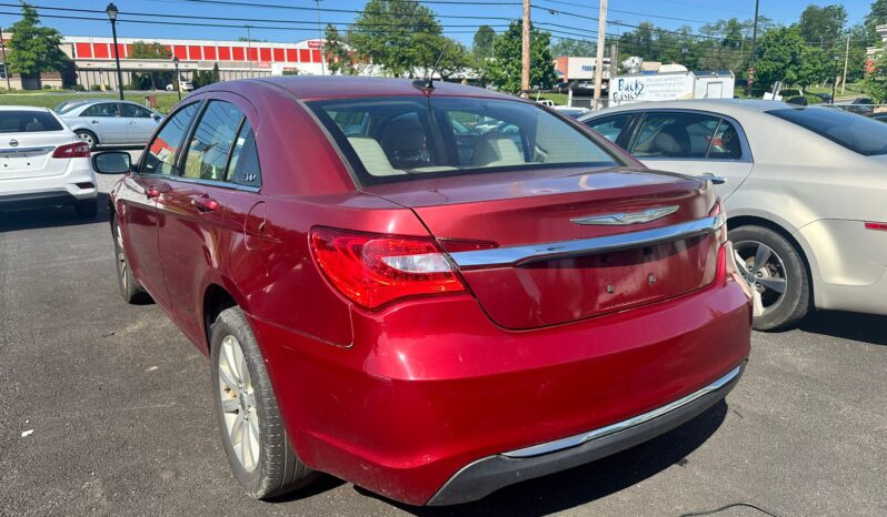 
								Used 2013 Chrysler 200 full									