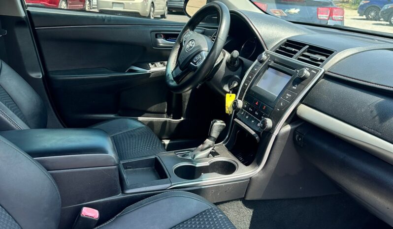 
								Used 2016 Toyota Camry full									