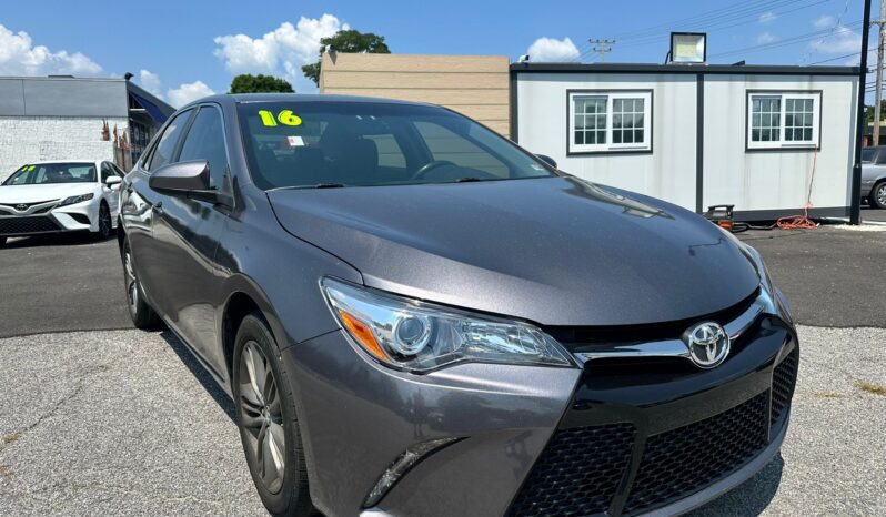 
								Used 2016 Toyota Camry full									