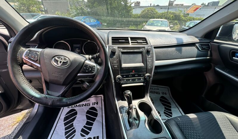 
								Used 2016 Toyota Camry full									