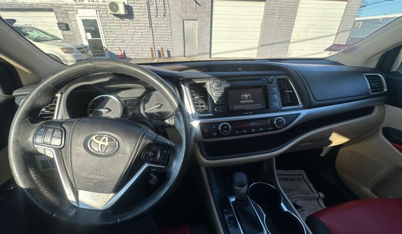 
								Used 2014 Toyota Highlander full									