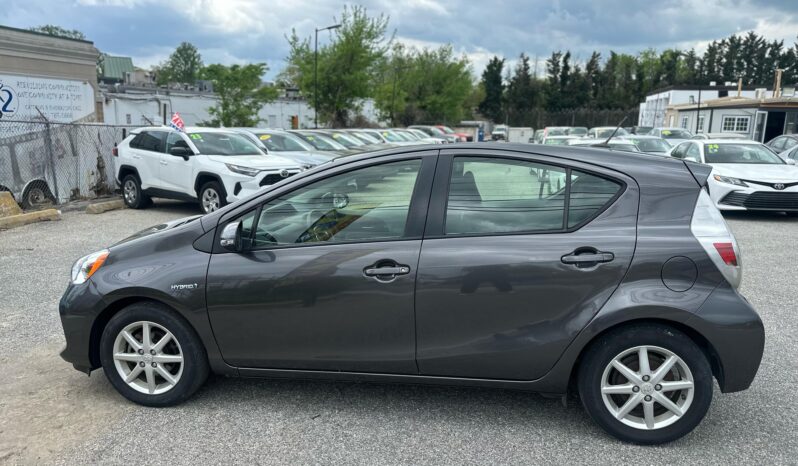 
								Used 2013 Toyota Prius c full									