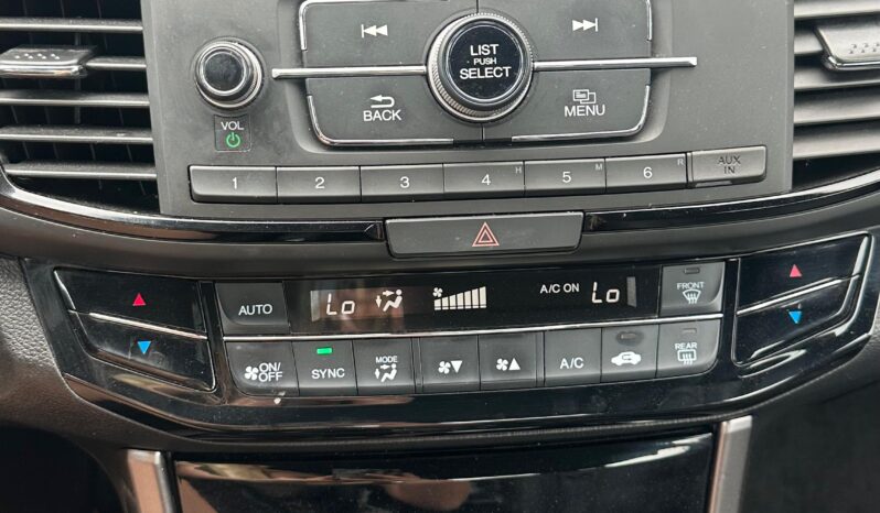 
								Used 2017 Honda Accord full									