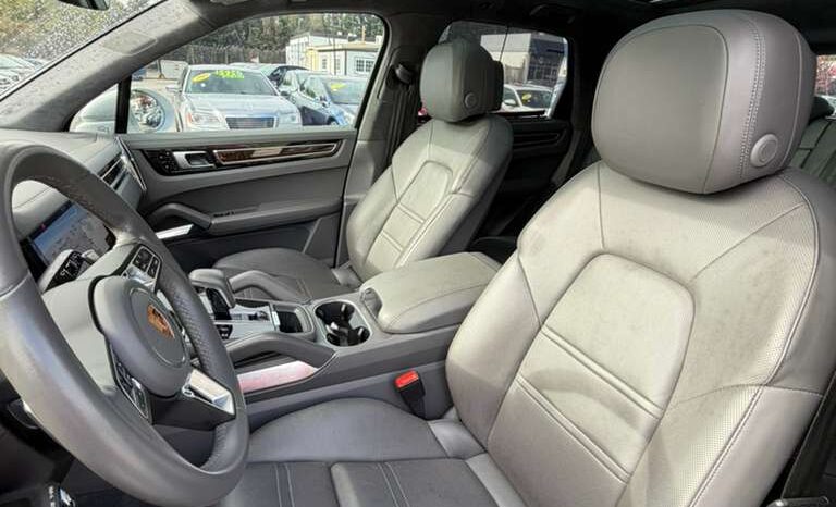 
								Used 2019 Porsche Cayenne full									