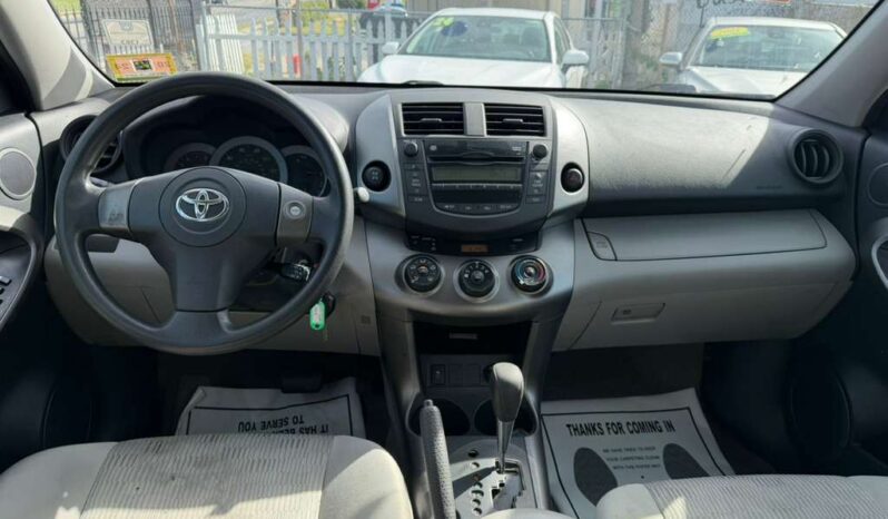 
								Used 2011 Toyota RAV4 full									