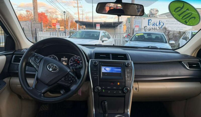 
								Used 2016 Toyota Camry full									