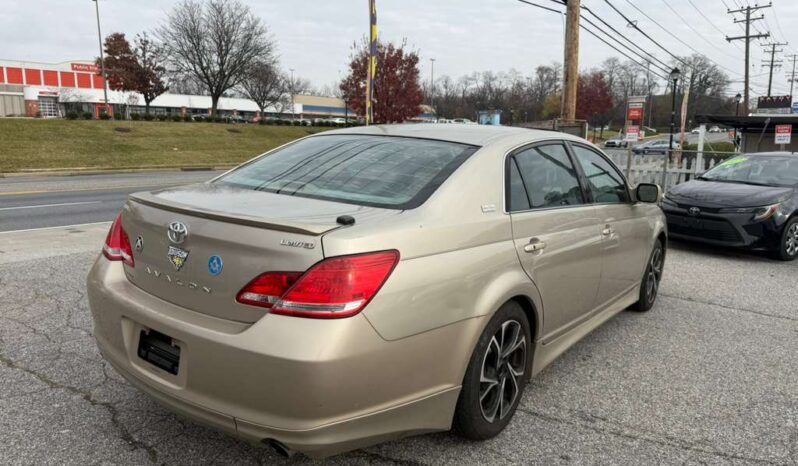 
								Used 2006 Toyota Avalon full									