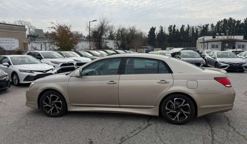 
								Used 2006 Toyota Avalon full									