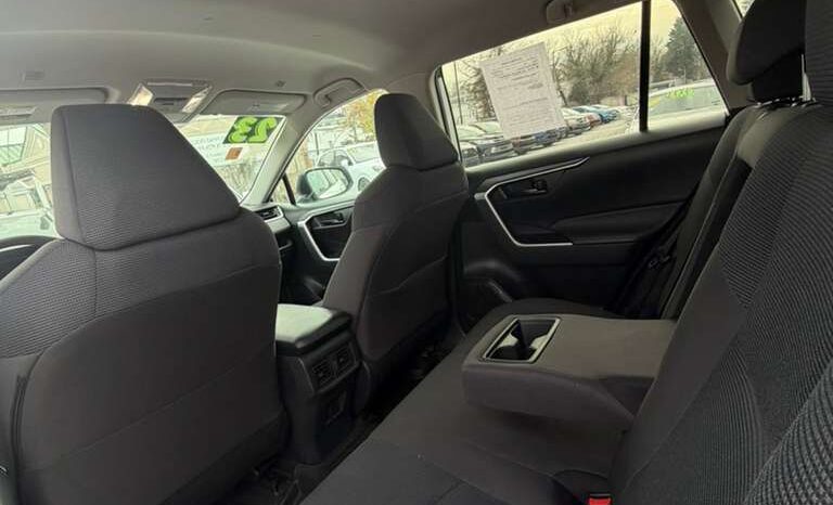 
								Used 2023 Toyota RAV4 full									