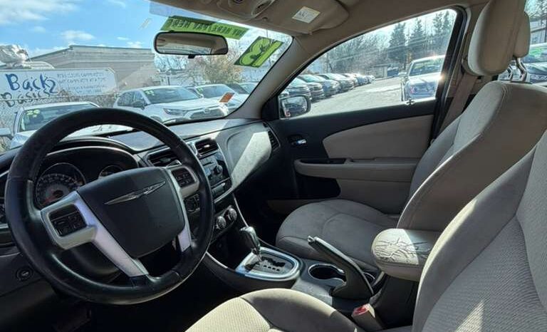 
								Used 2013 Chrysler 200 full									