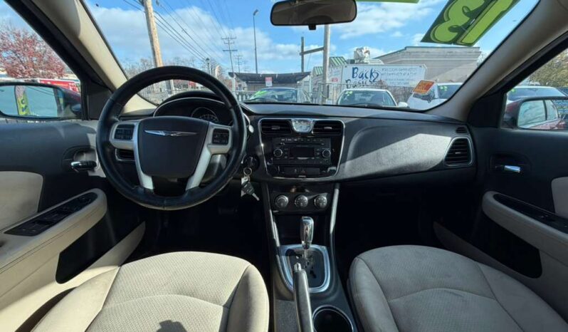 
								Used 2013 Chrysler 200 full									