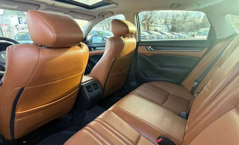 
								Used 2020 Honda Accord full									