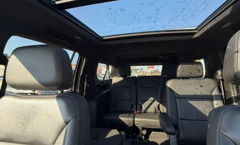 
								Used 2022 Chevrolet Suburban full									