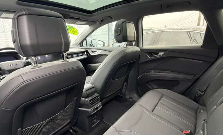 
								Used 2025 Audi Q4 e-tron full									