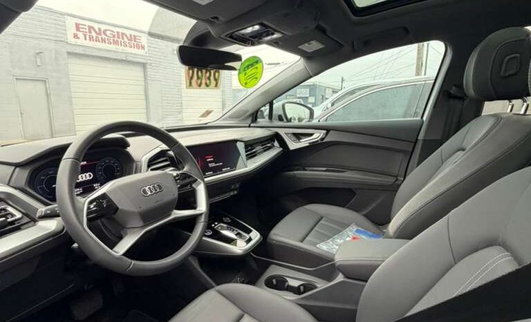 
								Used 2025 Audi Q4 e-tron full									